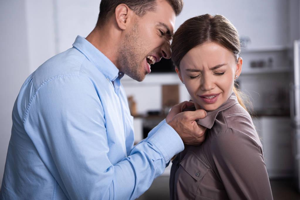 7 Signs Connecting Emotional Immaturity and Abusive Relationships